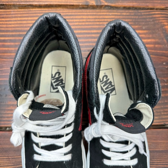 VANS Sk8-hi Quilted in Black & Red - Picture 5 of 8